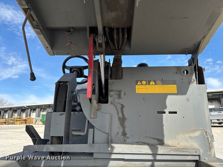 image for item FB5570 Advance 6250 floor sweeper