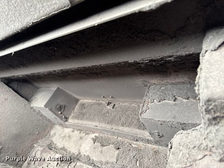 image for item FB5570 Advance 6250 floor sweeper