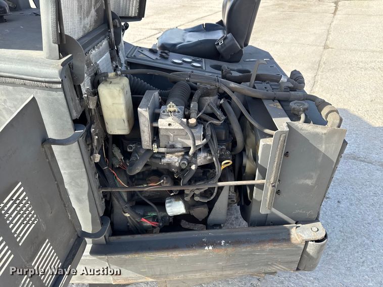 image for item FB5570 Advance 6250 floor sweeper