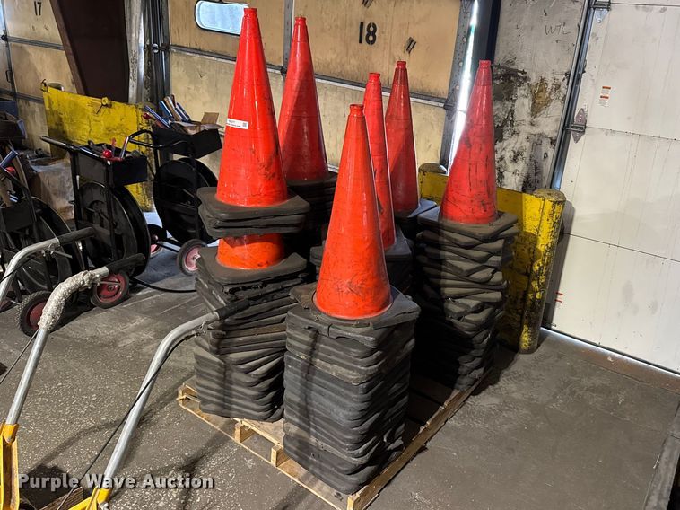 image for item FB5577 Approximately 150 traffic cones