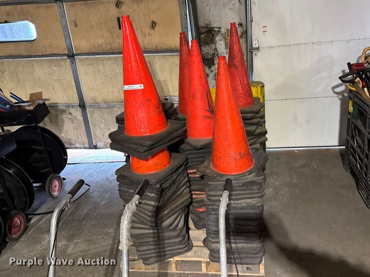 image for item FB5577 Approximately 150 traffic cones