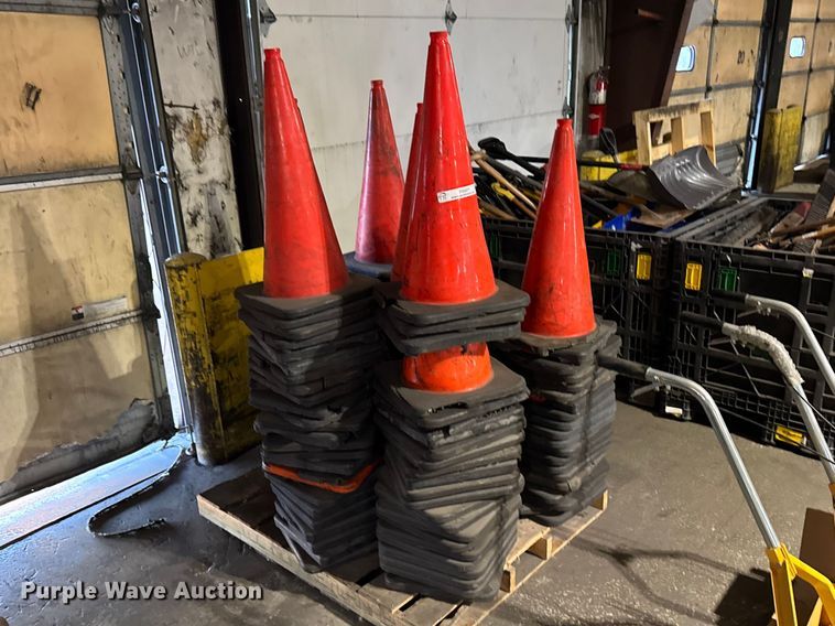image for item FB5577 Approximately 150 traffic cones