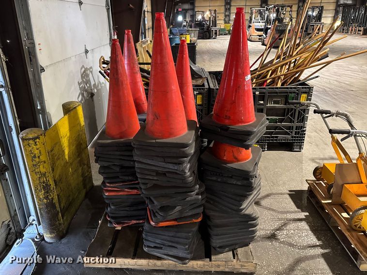 image for item FB5577 Approximately 150 traffic cones