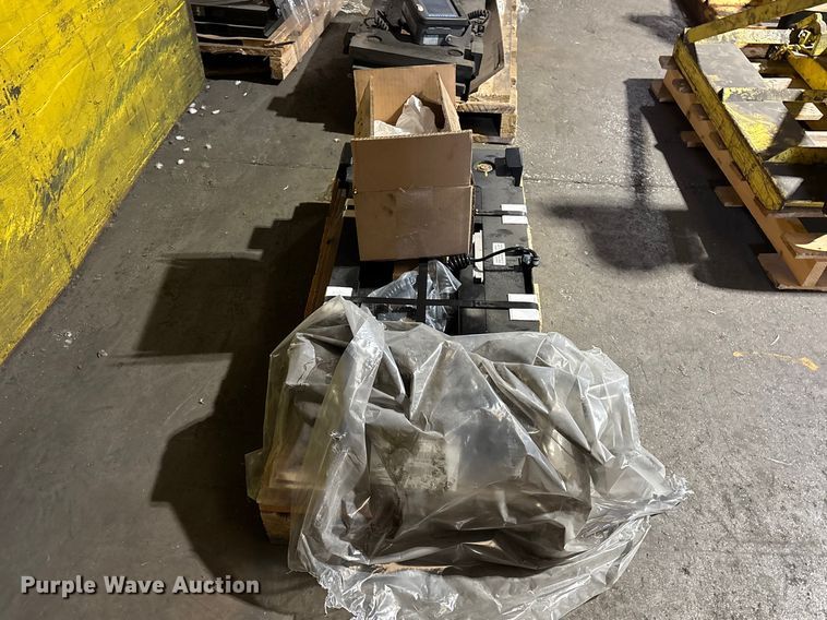 image for item FB5585 2024 Avery Weigh-Tronix FLSC-05 forklift scale