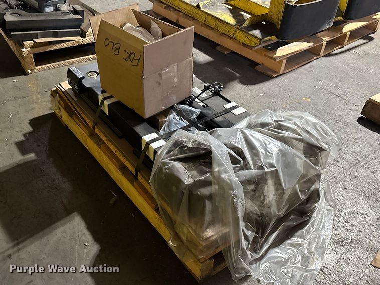 image for item FB5585 2024 Avery Weigh-Tronix FLSC-05 forklift scale