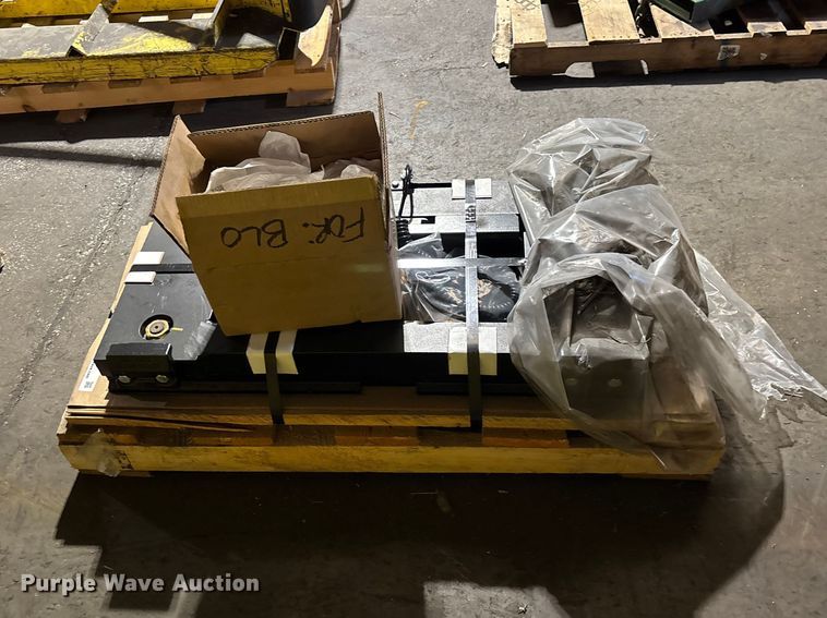 image for item FB5585 2024 Avery Weigh-Tronix FLSC-05 forklift scale