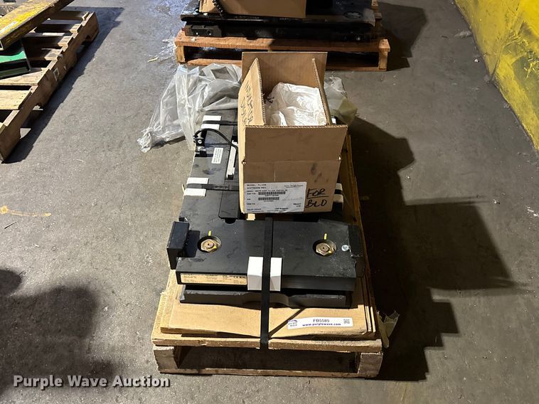 image for item FB5585 2024 Avery Weigh-Tronix FLSC-05 forklift scale