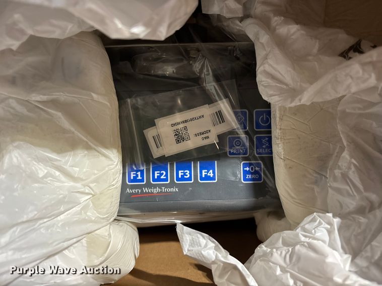 image for item FB5585 2024 Avery Weigh-Tronix FLSC-05 forklift scale