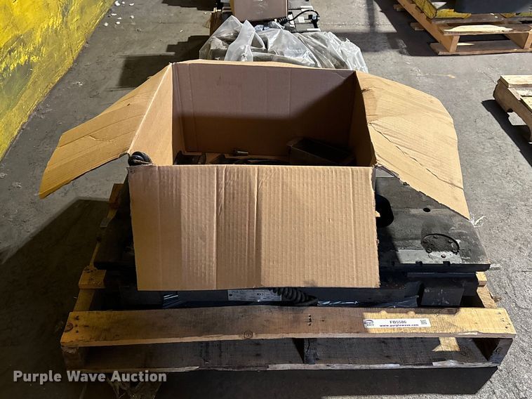 image for item FB5586 2017 Avery Weigh-Tronix FLSC-05 forklift scale