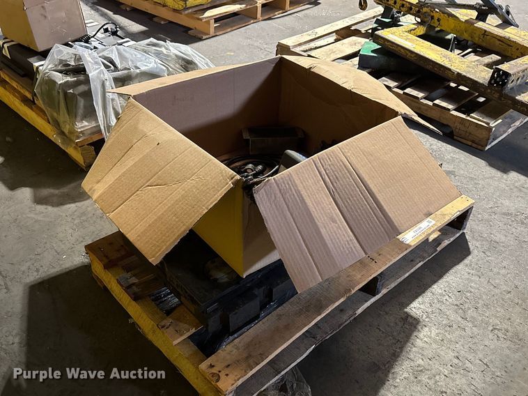 image for item FB5586 2017 Avery Weigh-Tronix FLSC-05 forklift scale