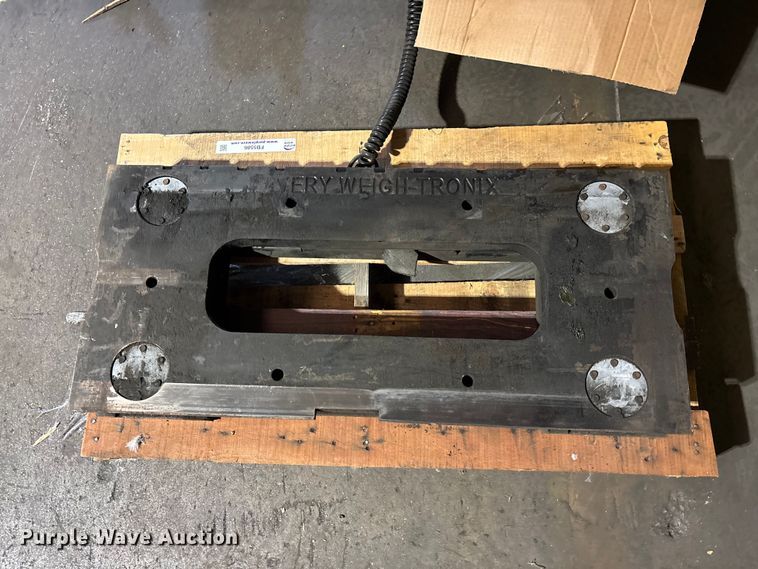 image for item FB5586 2017 Avery Weigh-Tronix FLSC-05 forklift scale