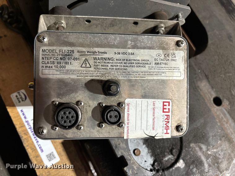 image for item FB5586 2017 Avery Weigh-Tronix FLSC-05 forklift scale