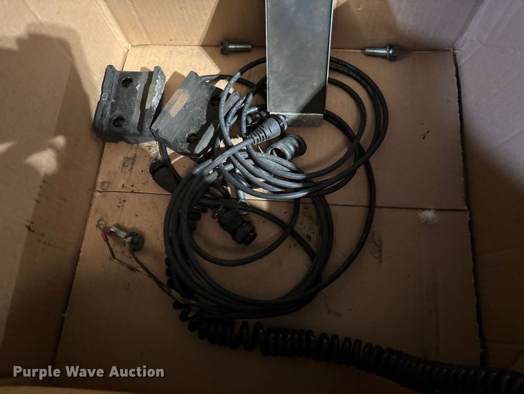 image for item FB5586 2017 Avery Weigh-Tronix FLSC-05 forklift scale