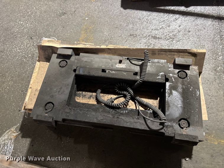 image for item FB5587 2014 Avery Weigh-Tronix FLSC-05 forklift scale