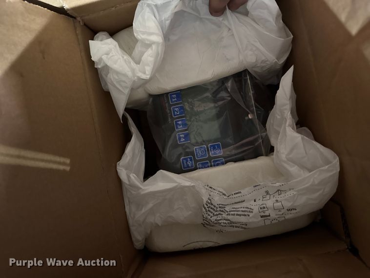 image for item FB5588 2024 Avery Weigh-Tronix FLSC-05 forklift scale