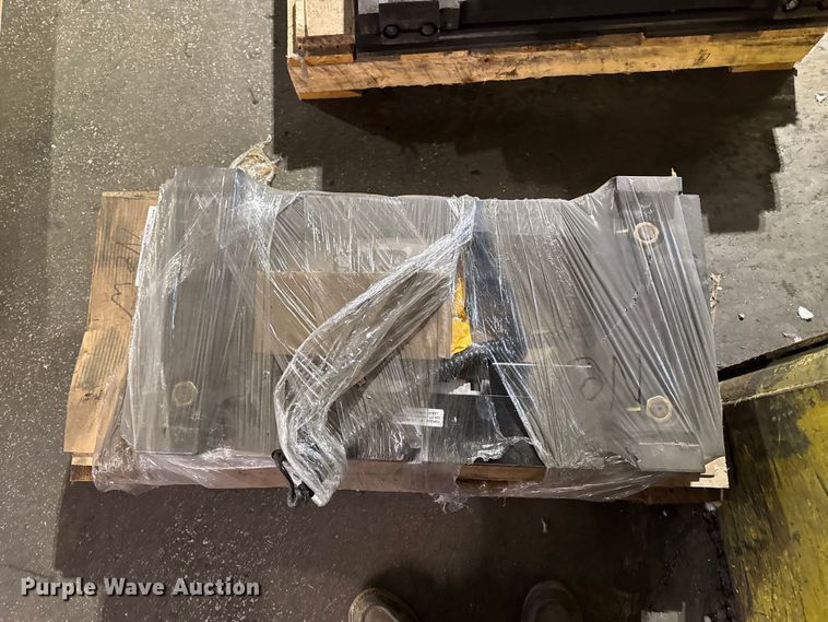 image for item FB5588 2024 Avery Weigh-Tronix FLSC-05 forklift scale