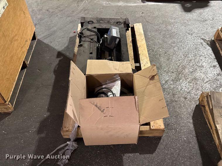 image for item FB5589 2014 Avery Weigh-Tronix FLSC-05 forklift scale