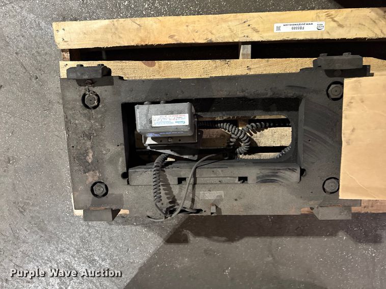 image for item FB5589 2014 Avery Weigh-Tronix FLSC-05 forklift scale