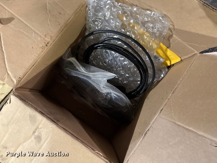 image for item FB5589 2014 Avery Weigh-Tronix FLSC-05 forklift scale