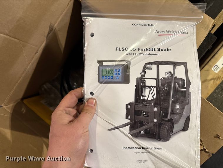 image for item FB5589 2014 Avery Weigh-Tronix FLSC-05 forklift scale
