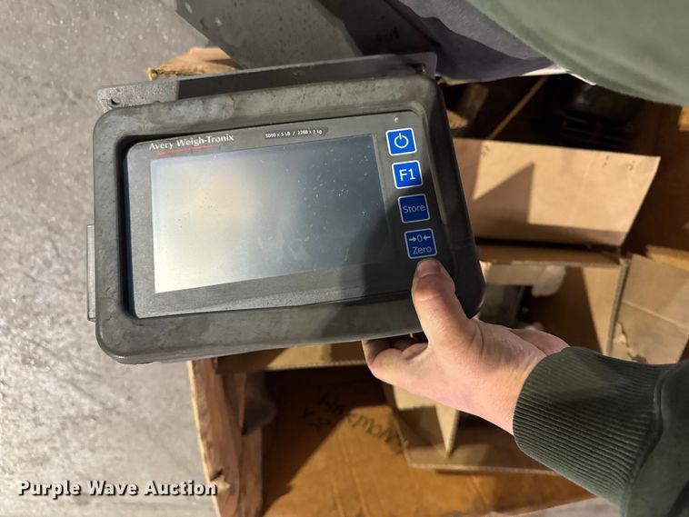 image for item FB5590 (6) Avery Weigh-Tronix displays