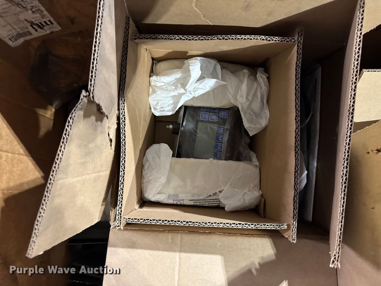 image for item FB5590 (6) Avery Weigh-Tronix displays