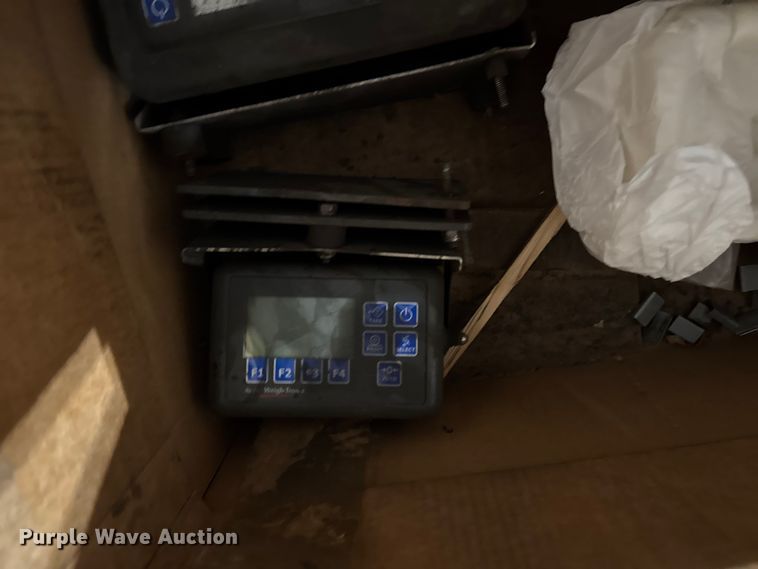 image for item FB5590 (6) Avery Weigh-Tronix displays