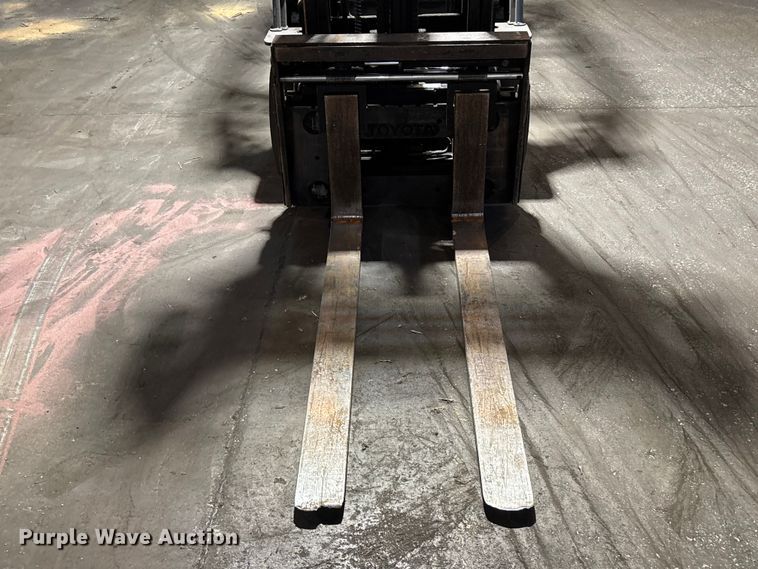 image for item FB5594 Toyota 8FGCU25 forklift