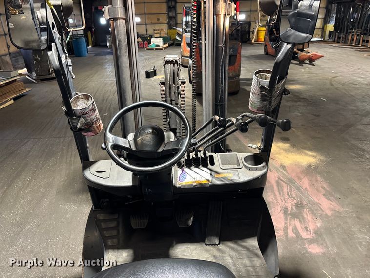 image for item FB5594 Toyota 8FGCU25 forklift