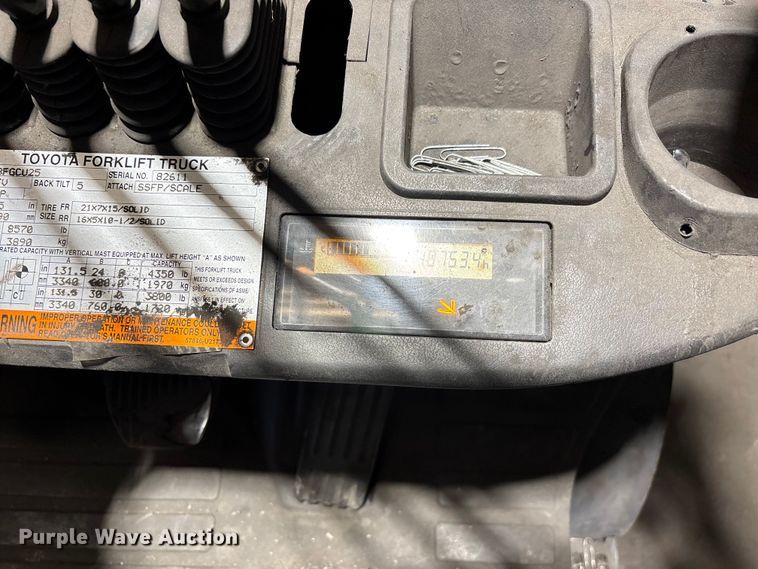 image for item FB5594 Toyota 8FGCU25 forklift