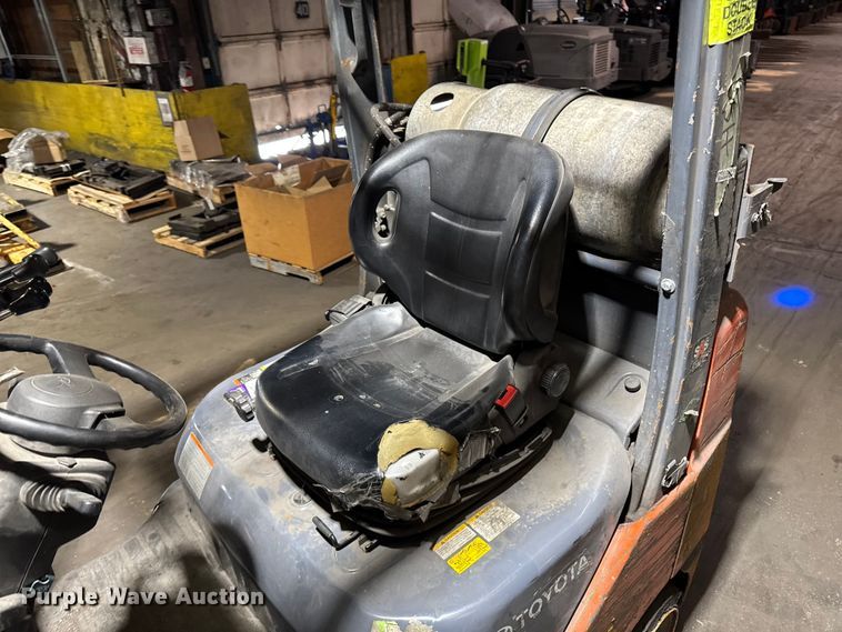 image for item FB5595 Toyota 8FGCU25 forklift