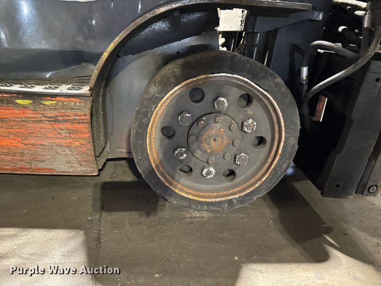 image for item FB5595 Toyota 8FGCU25 forklift