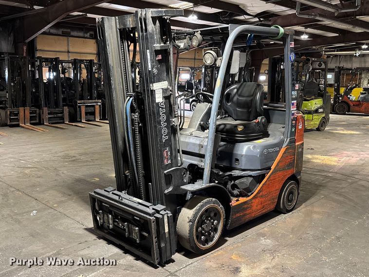 image for item FB5596 Toyota 8FGCU25 forklift