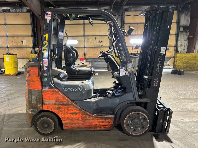 image for item FB5596 Toyota 8FGCU25 forklift
