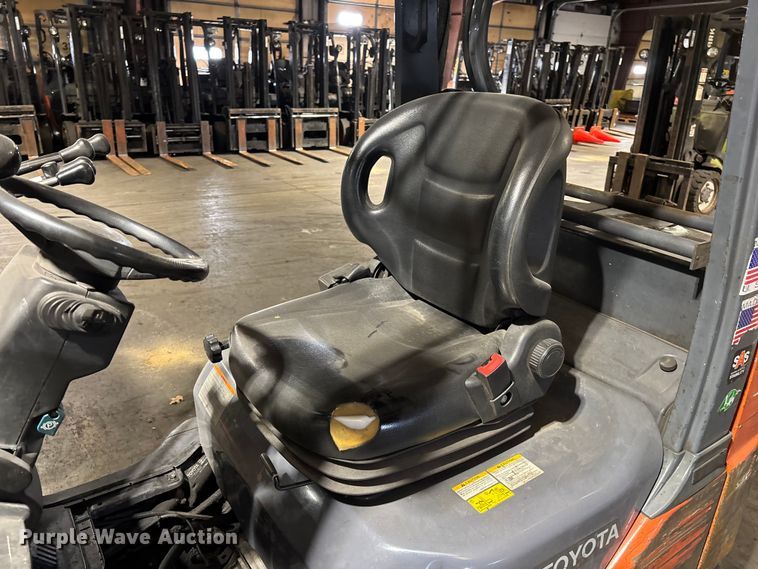 image for item FB5596 Toyota 8FGCU25 forklift