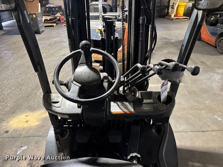 image for item FB5596 Toyota 8FGCU25 forklift