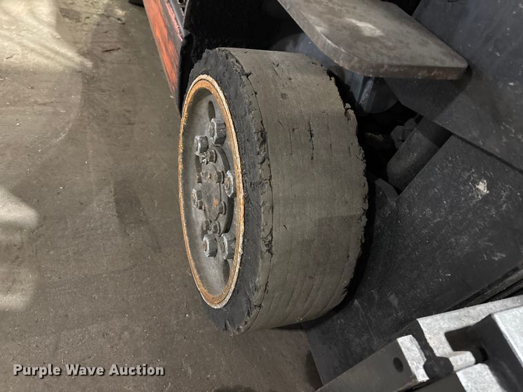 image for item FB5596 Toyota 8FGCU25 forklift