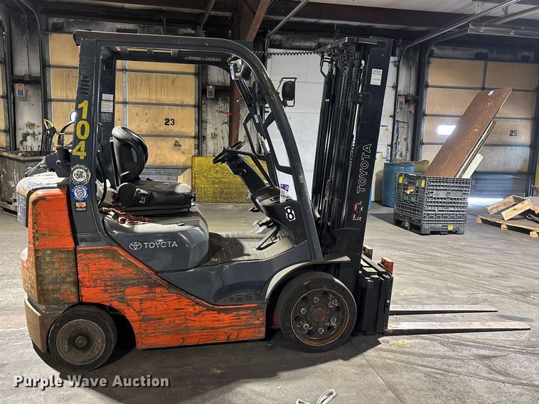 image for item FB5597 Toyota 8FGCU25 forklift