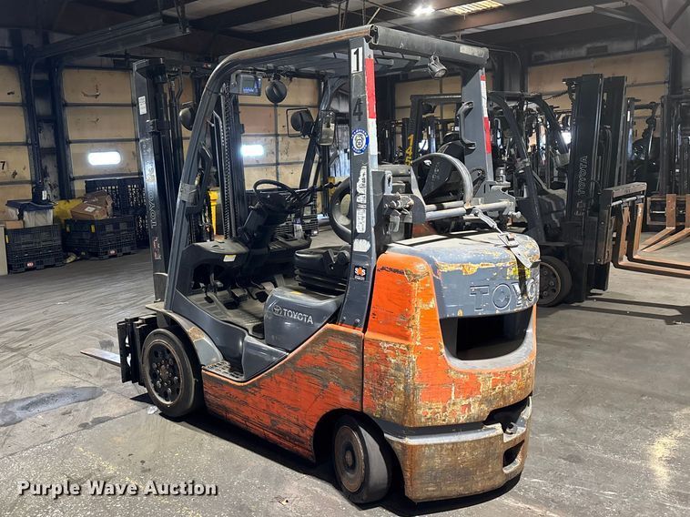 image for item FB5597 Toyota 8FGCU25 forklift