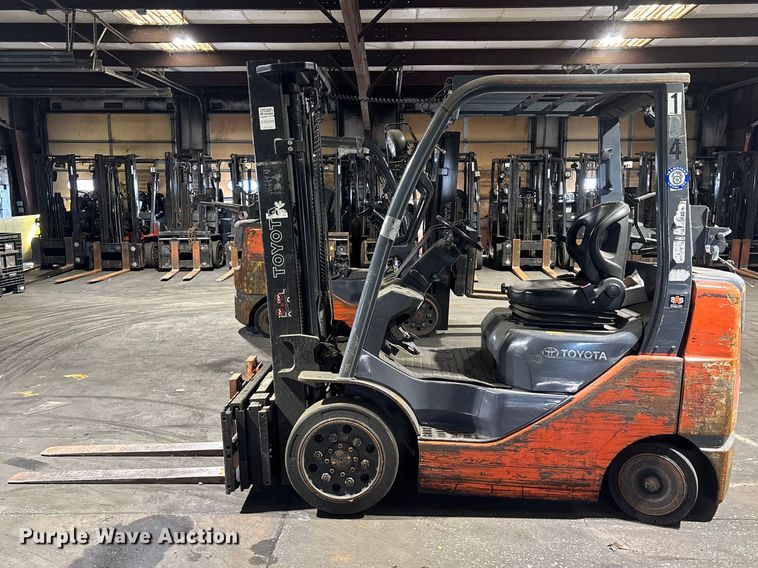 image for item FB5597 Toyota 8FGCU25 forklift