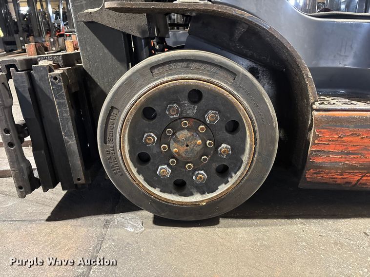 image for item FB5597 Toyota 8FGCU25 forklift