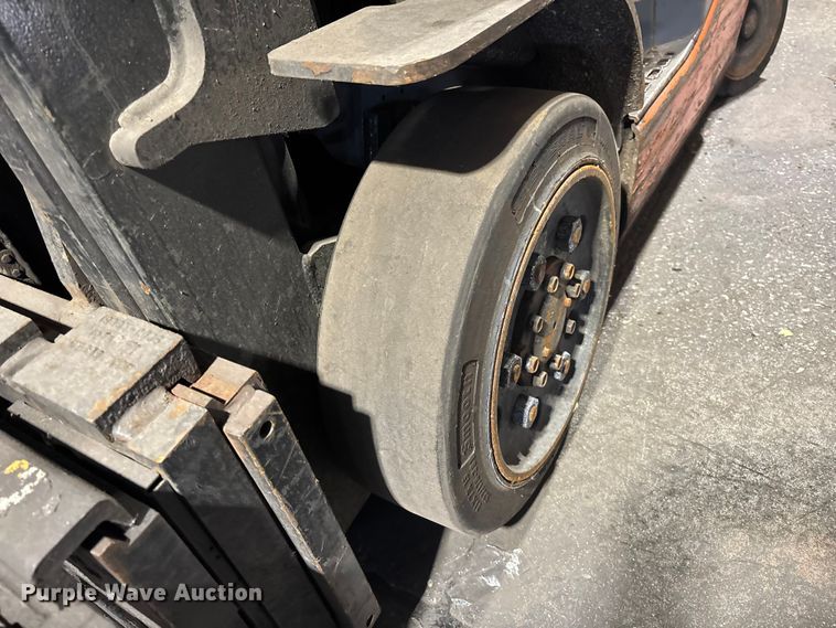 image for item FB5597 Toyota 8FGCU25 forklift