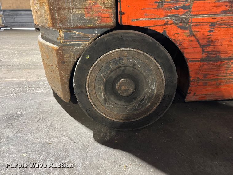 image for item FB5597 Toyota 8FGCU25 forklift