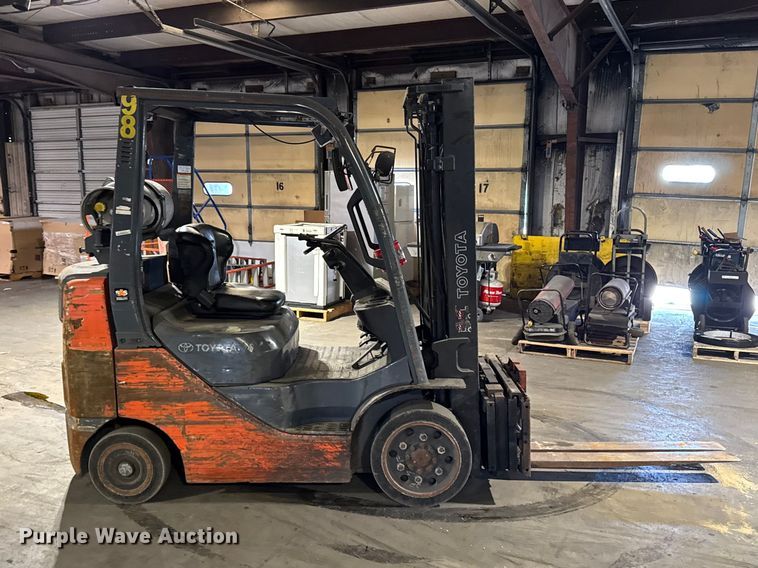 image for item FB5598 Toyota 8FGCU25 forklift