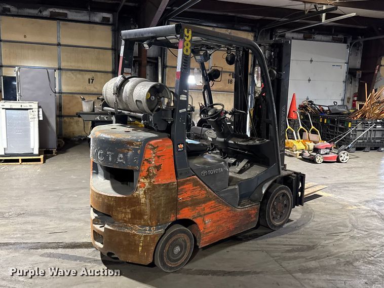 image for item FB5598 Toyota 8FGCU25 forklift