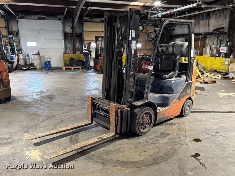 image for item FB5598 Toyota 8FGCU25 forklift