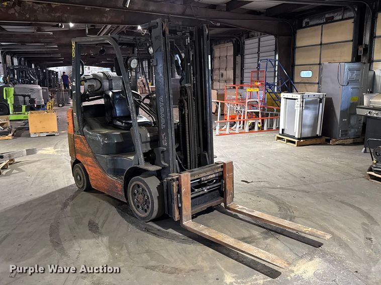image for item FB5598 Toyota 8FGCU25 forklift
