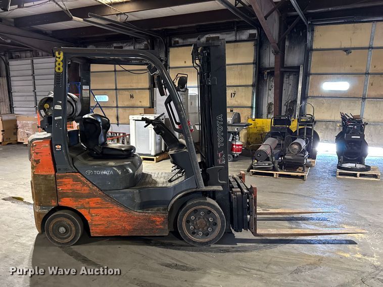 image for item FB5598 Toyota 8FGCU25 forklift