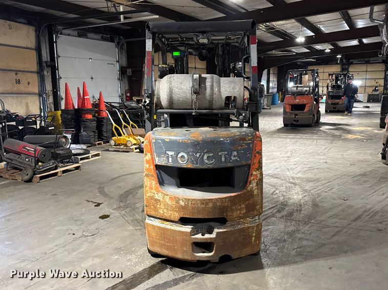 image for item FB5598 Toyota 8FGCU25 forklift