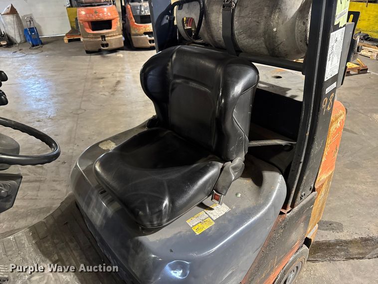 image for item FB5598 Toyota 8FGCU25 forklift